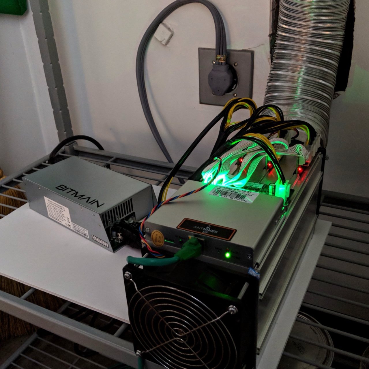 Bitmain Antminer ASIC Bitcoin miners